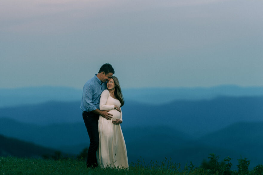 TeriLyn Adams' pregnancy photo with her husband